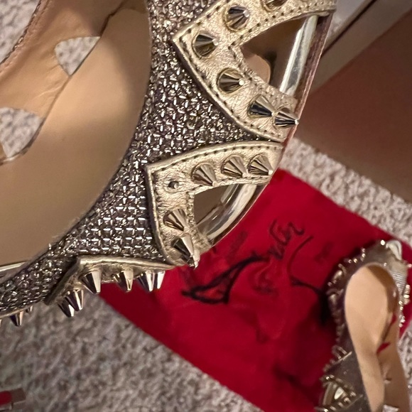 Christian Louboutin Circus City 100 Version Gold size 37 Spikes Peep Toe. - Picture 10 of 11